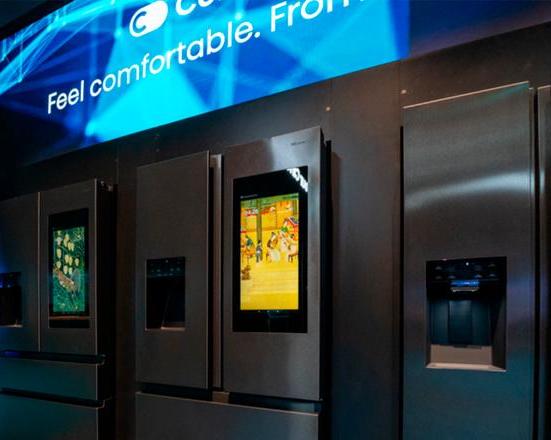 CES 2025: Hisense представила как «сердце дома» холодильник с большим экраном