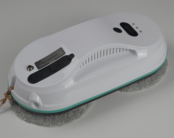 Даджет W200: робот для мытья окон с распылением жидкости