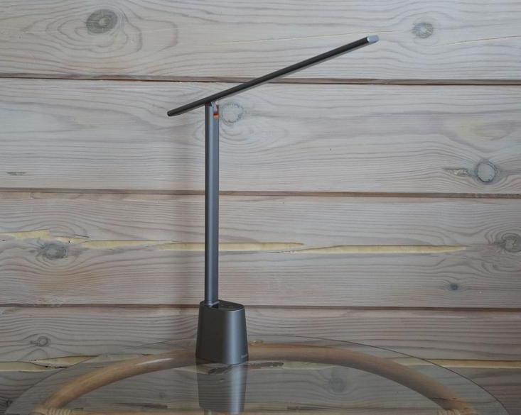 Аккумуляторная настольная лампа Baseus с функцией адаптивной яркости