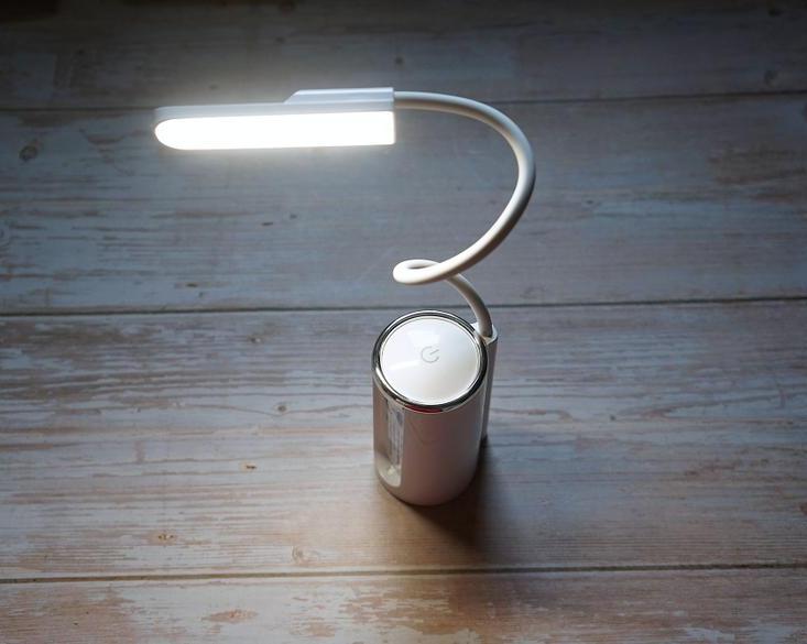 Аккумуляторный светильник с гибким плафоном